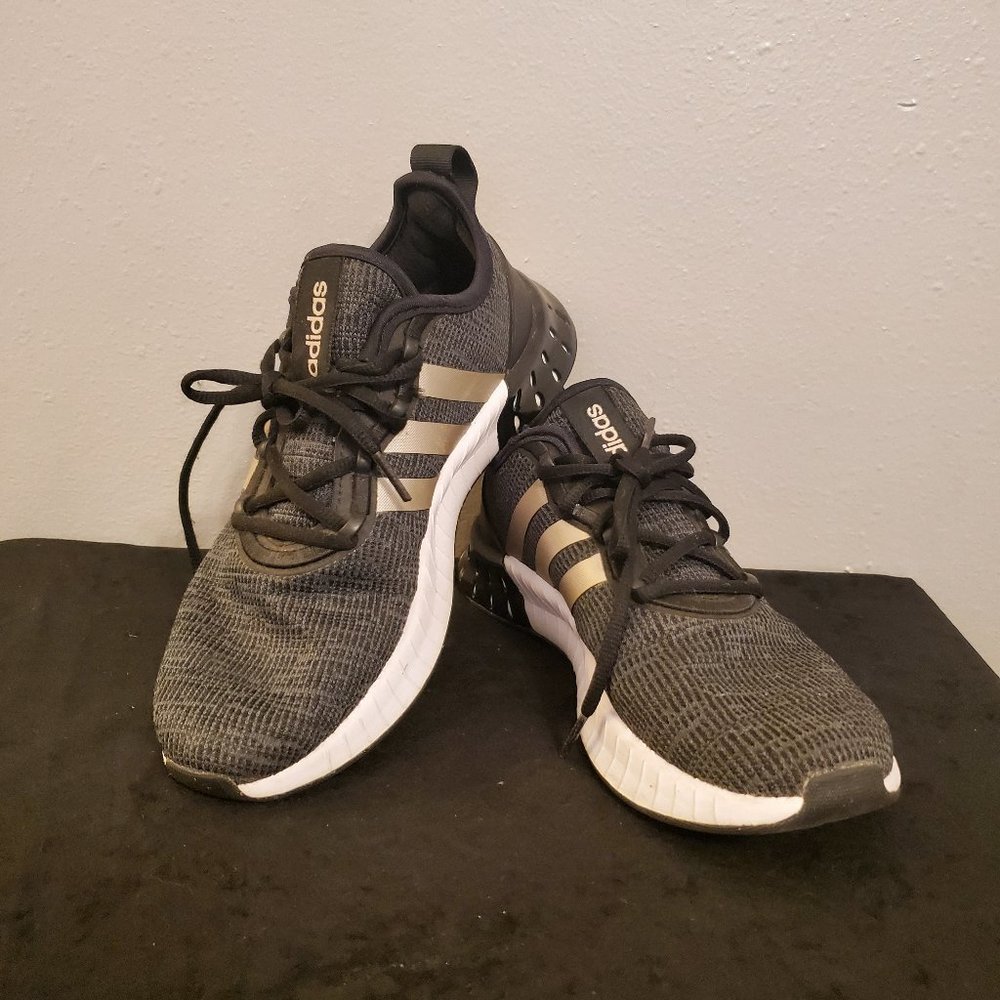 Adias Sneakers 7.5